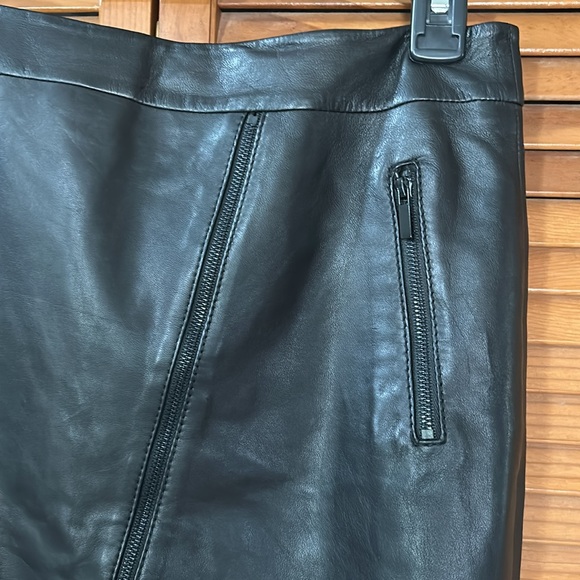 Classiques Entier black leather skirt - Picture 2 of 5
